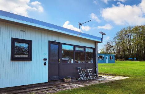 18 Bucklands - Cosy 5-Star Chalet - Starlink Wi-Fi - Coastal Woodland - Foto 15