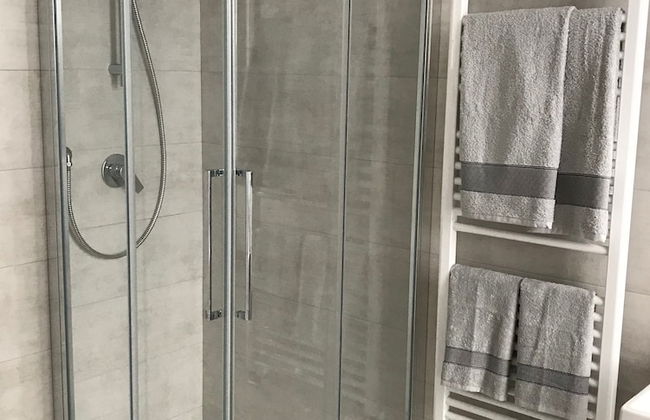 Feel at Home Apartments & Rooms - Foto 12