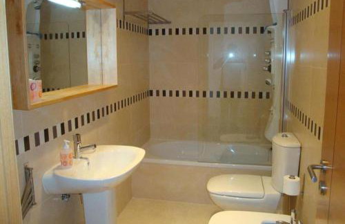 Olhos De Água 1BR with Pool, AC and Free Parking - Foto 9