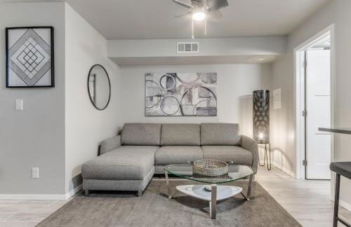 Quiet Modern Heavenly Paradise Love and Balcony Near Lake, Mall, Food, Entertainment! - Foto 25