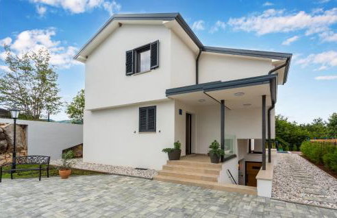 Amazing Home In Jurdani - Foto 13