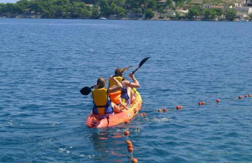 Private luxury Villa AZZURRO on Solta for up to 10 persons, free parking, very close to beach! FREE Kajak & Mountainbikes, GREAT living area & privacy! - Foto 23