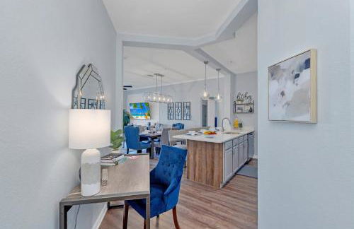 Top floor condo with view of lake, pool and fireworks! Next to Convention Center! - Foto 36