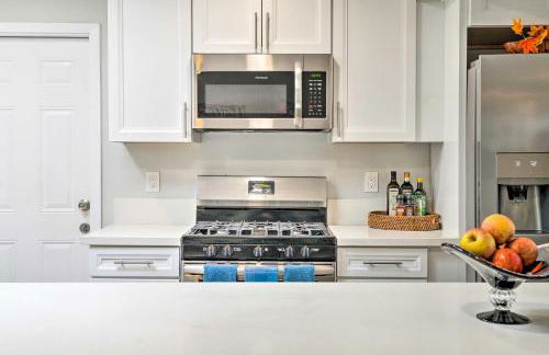 San Marcos Home with Patio and Grill - Walk to Lake! - Foto 9