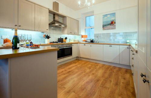 Glan y Mor, Sleeps 20, 8 Bedrooms, 8 Bathrooms, Seafront, Criccieth - Foto 35