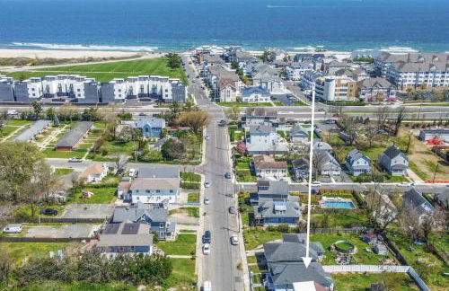 3BR Beach House | Fire Pit & Bar | Steps to Beach - Foto 3