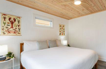 Grey Oak by Avantstay Surfers Retreat Walk to Cove Beach + Golf + Firepit - Photo 58