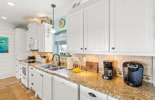 Sconset South 4BR Beach Escape! Deck, Bar, Games & Gulf Views - Foto 16