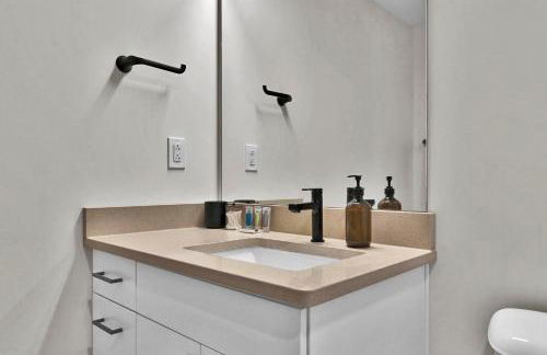 Stay in Cleveland mins to Cleveland Clinic, Hospitals, Museum, Universities & Downtown - Foto 11