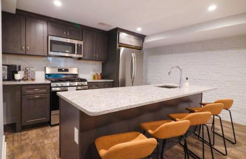 English Basement in Renovated 110 Year Old Row Home - Photo 13