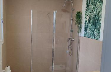 Villa lujosa con spa, piscina y sala de juegos PRIVADOS - Foto 43
