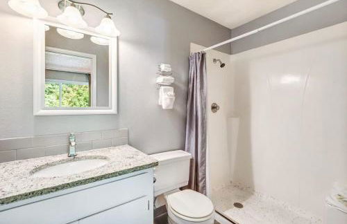 Riverfront Condo Next to Park and Downtown Bend - Foto 19