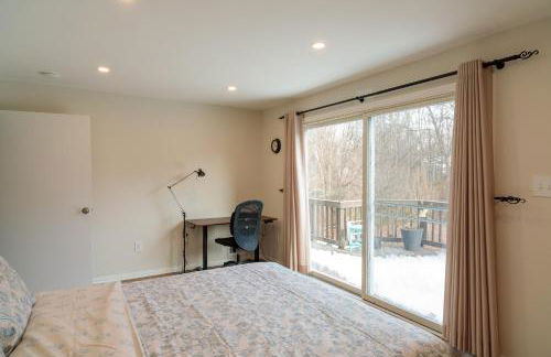 Bright, Spacious Home with Private Deck - Foto 8