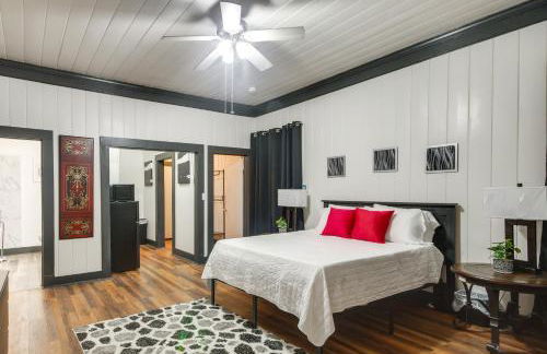 Modern Greenwood Studio Less Than 1 Mi to Downtown! - Foto 12