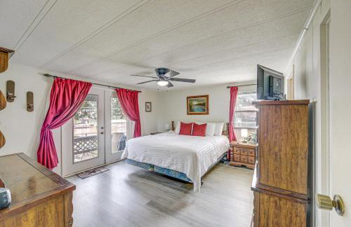 Lakefront Gun Barrel City Home with Dock and Deck - Foto 13