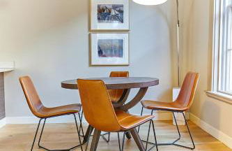 The Docent's Collection - Photo 6