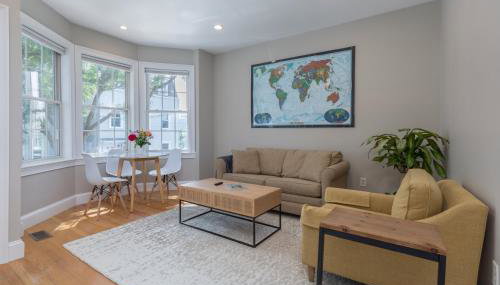 Sunny convenient home w/ private patio! Easy walk to everything! - Foto 3