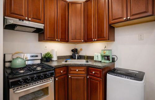 3 Bedroom Cozy Home in Manhattan Valley - Photo 16