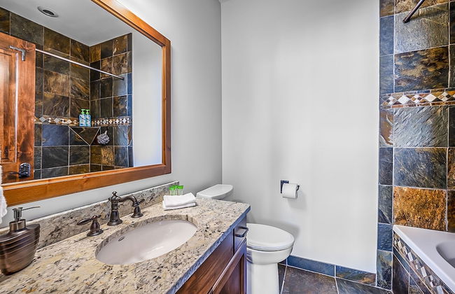 Inuksuk Lodge 4800 sq ft of Excellence - Photo 33