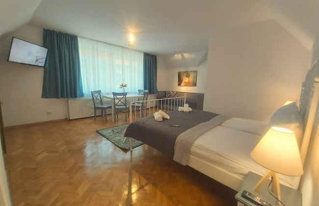 92 Residence - Photo 68