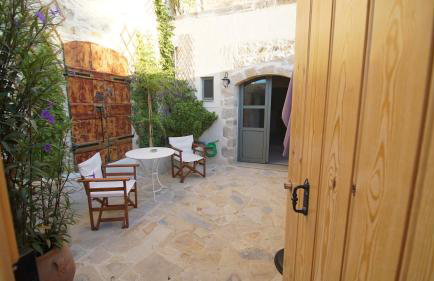 A Romantic House for Two - Photo 1