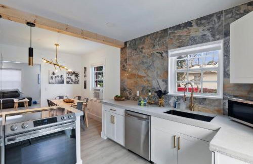 Spacious 3br 2ba Cottage Steps to Water & Downtown - Foto 32