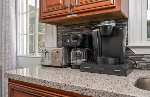 Kernersville King Beds Hot Tub Arcade Firepit - Photo 27