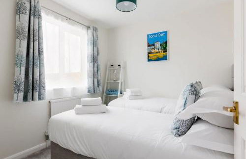 Spinnaker House-with Tesla Electric Charging Point - Photo 21