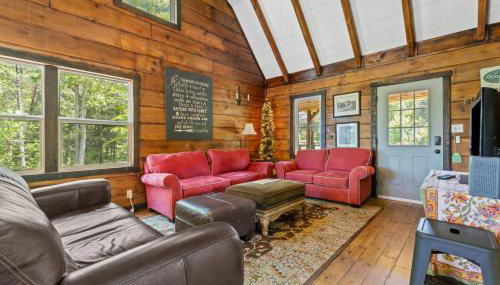 Knotty By Nature- Pet Friendly, Firepit, 150 Acres - Foto 5