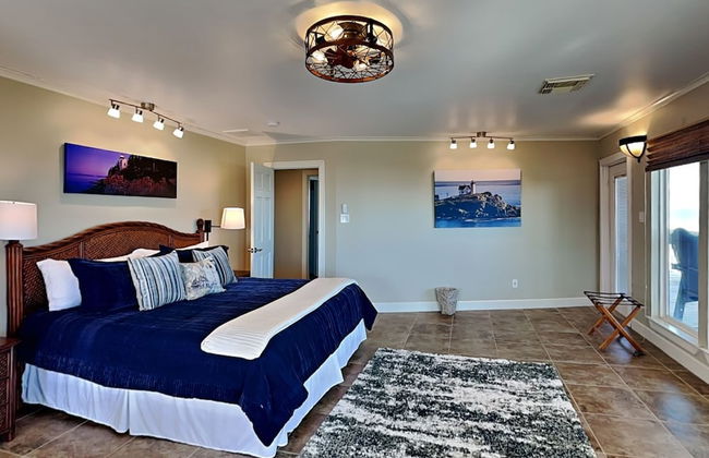 Lighthouse By the Sea - Photo 5