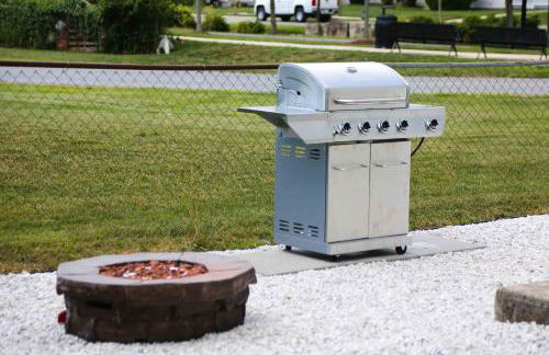 1939 Four Bed Rustic Escape by Casino - Foto 66