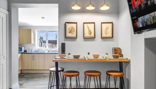 4 Bedroom Stylish House in Central Redditch - Foto 3