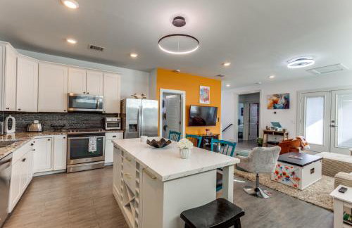 The Q - Austin Family Vacation Home - Hot Tub, Sauna, Gym & Backyard - Foto 8
