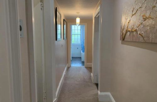 JOIVY Adorable 1 Bed Flat Near West End - Photo 43