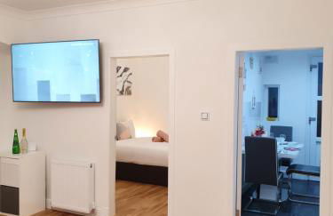 Glasgow Comfortable and Modern 3 Bedroom Mid Terraced Villa - Foto 8