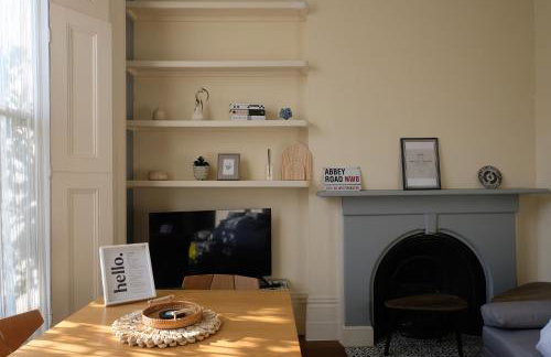 Amanah Properties - Contemporary 2-Bed Apartment Close to Abbey Road, Central London Zone 2 - Foto 6