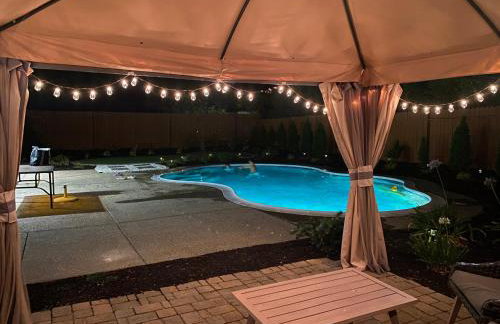 NEW cozy beautiful house with pool and hot tub - Foto 34