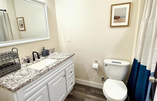 5 Min Walk to UCD Med Ctr - Stylish New Build Home - Foto 9