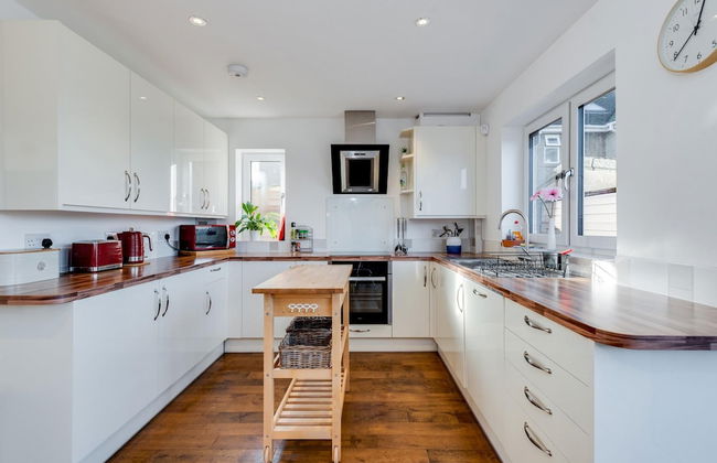 Charming 3 BR House - Garden Parking Near CS Lewis Park - Foto 25