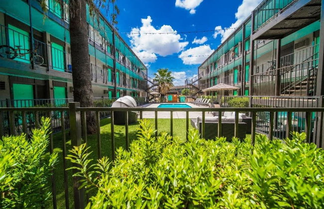 Spacious and Chic King Bed 2BR Suite 5 Min to DT - Foto 19