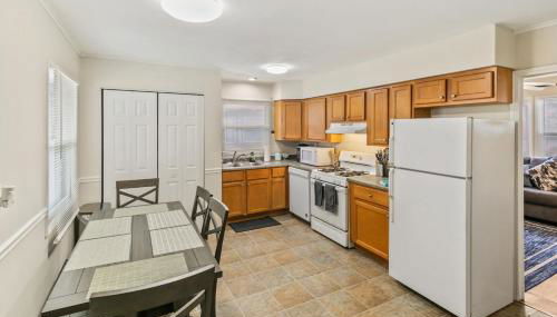 Charming 3 bed 1 story Home near Naval Base - Foto 5