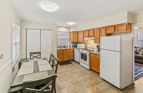 Charming 3 bed 1 story Home near Naval Base - Foto 5