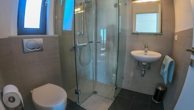 Ducha del cuarto de baño