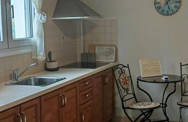 Vintage Garden House - Photo 14