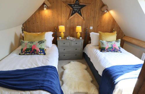 Coach House - Photo 12