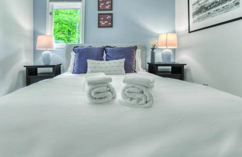 7 Bdrm, Pickleball, Bball, HotTub, FirePit, Golf! - Foto 50