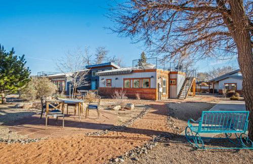 Timber & Tin D 2Bed 2Bath w Pool & Rooftop Deck - Foto 16