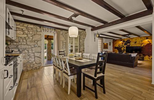 Charming Villa Antoana for families and kids in Labin - Rabac with kids playground & private pool - Foto 31