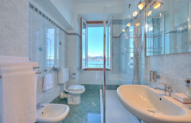 Lago Magico Pied Dans L Eau - Foto 11