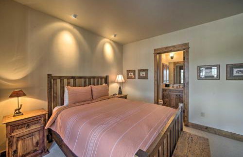 Stunning Ski-InandSki-Out Penthouse Condo with Hot Tub - Foto 27